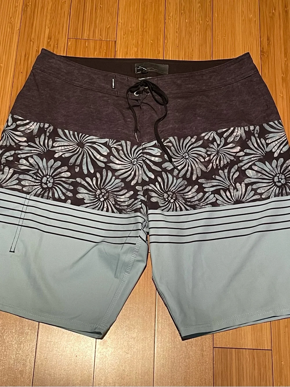 O'Neill Men's Floral & Stripe Board Shorts - Light Blue & Light Gray